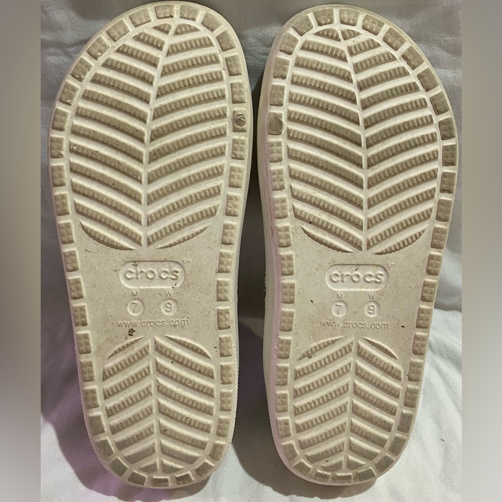 Crocs cozy White sandals fuzzy Gray M7 W9 - Picture 5 of 5